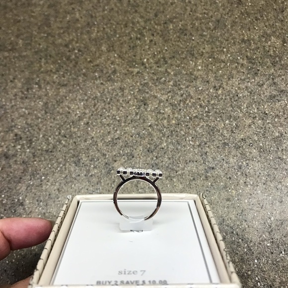 🆕 Dillard’s Giftboxed Pave Fashion Ring “MOM” #MothersDay - Picture 3 of 5